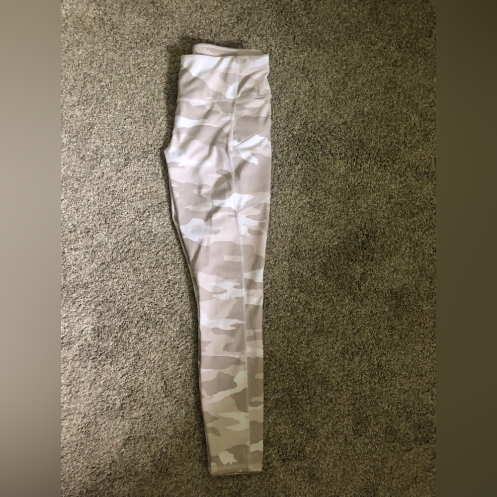 Athleta Contender 7/8 Tight